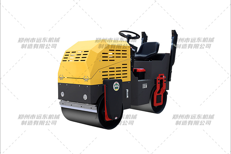 1000型座駕雙輪振動(dòng)壓路機(jī)(圖2) 1000型座駕雙輪振動(dòng)壓路機(jī)(圖2)